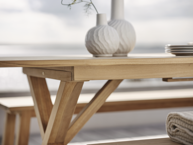 Brutus dining table Natural color