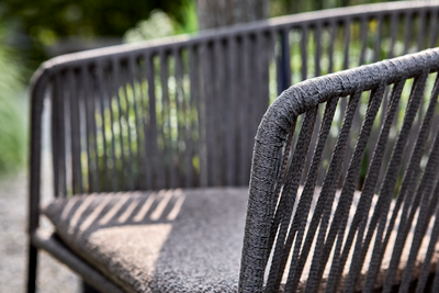 Piatto chair with arm Black/Raw Peanut